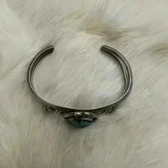 Vintage Native American Sterling Silver Turquoise Cuff Bracelet - Picture 5 of 13